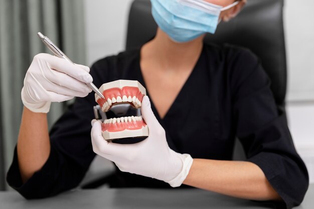 A Guide to Getting Health Insurance Cover For Dental Implants
